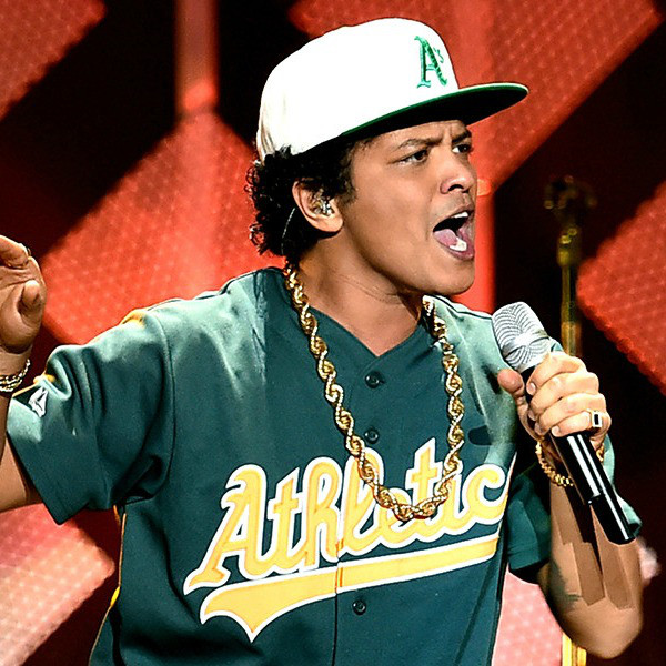Bruno Mars, Jingle Ball 2016 Bruno Mars, Jingle Ball 2016